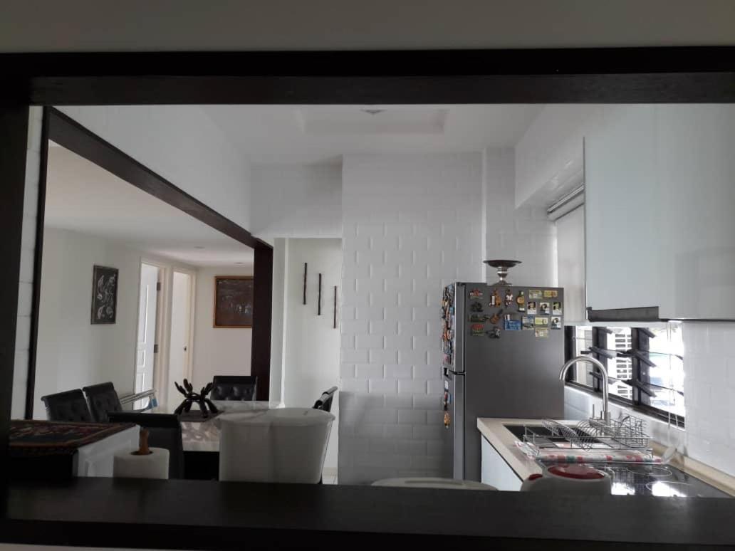 Susie'S Resort Seaview Suites At Sri Sayang บาตูเฟอริงกี ภายนอก รูปภาพ