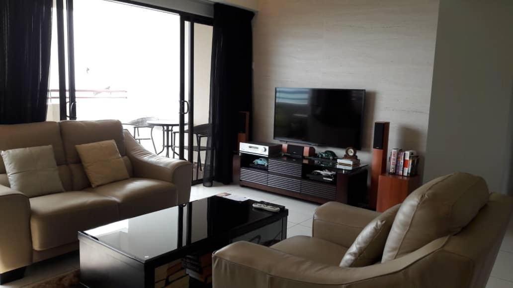 Susie'S Resort Seaview Suites At Sri Sayang บาตูเฟอริงกี ภายนอก รูปภาพ
