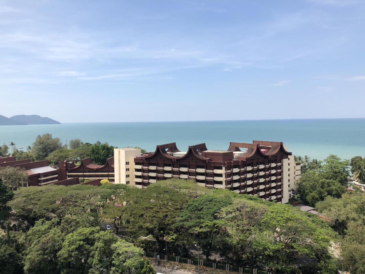 Susie'S Resort Seaview Suites At Sri Sayang บาตูเฟอริงกี ภายนอก รูปภาพ